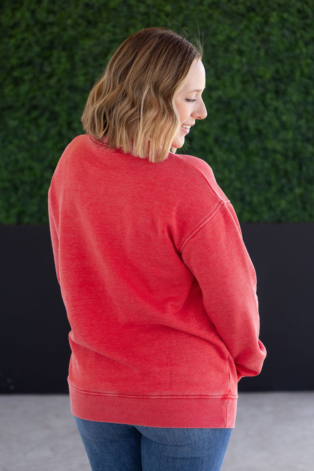 Vintage Wash Pocket Pullover - Red