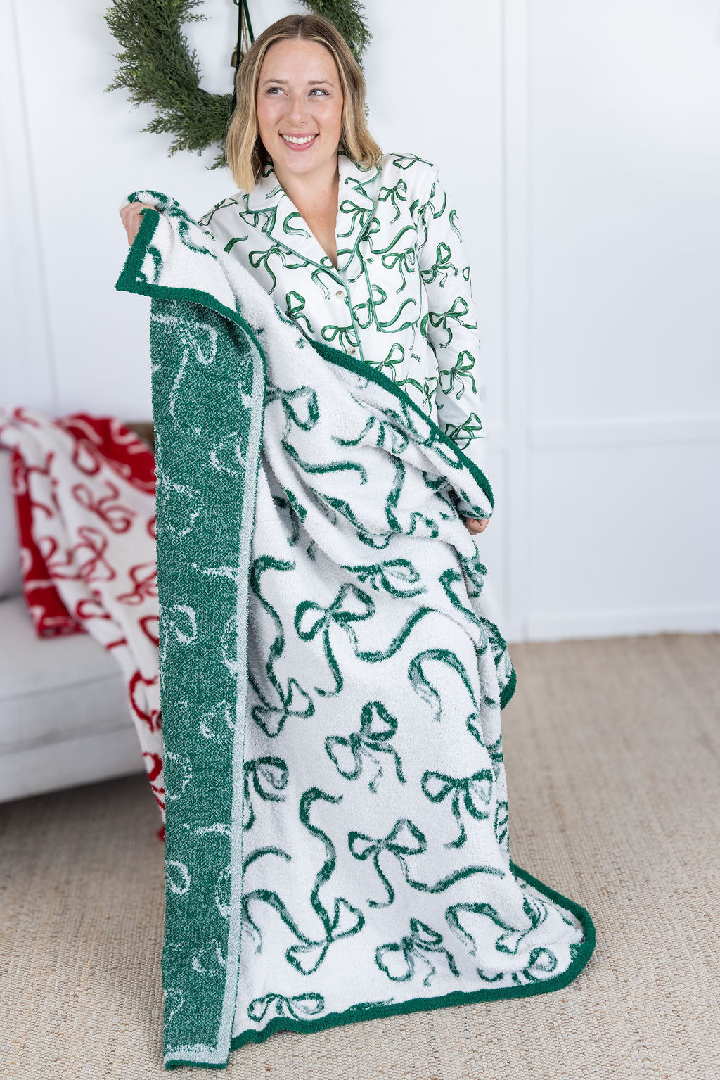 Plush and Fuzzy Blanket - White and Green Ribbons