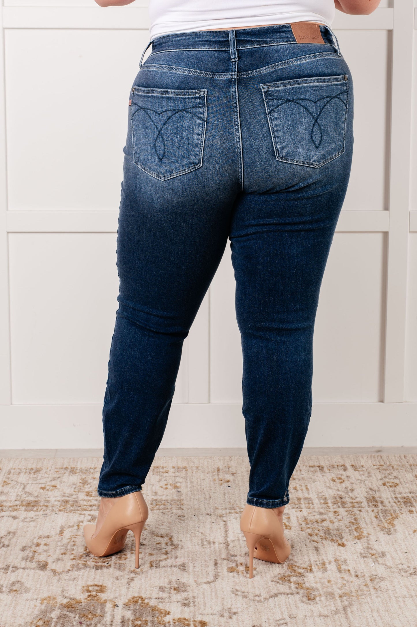 Skylar Mid Rise Skinny Jean