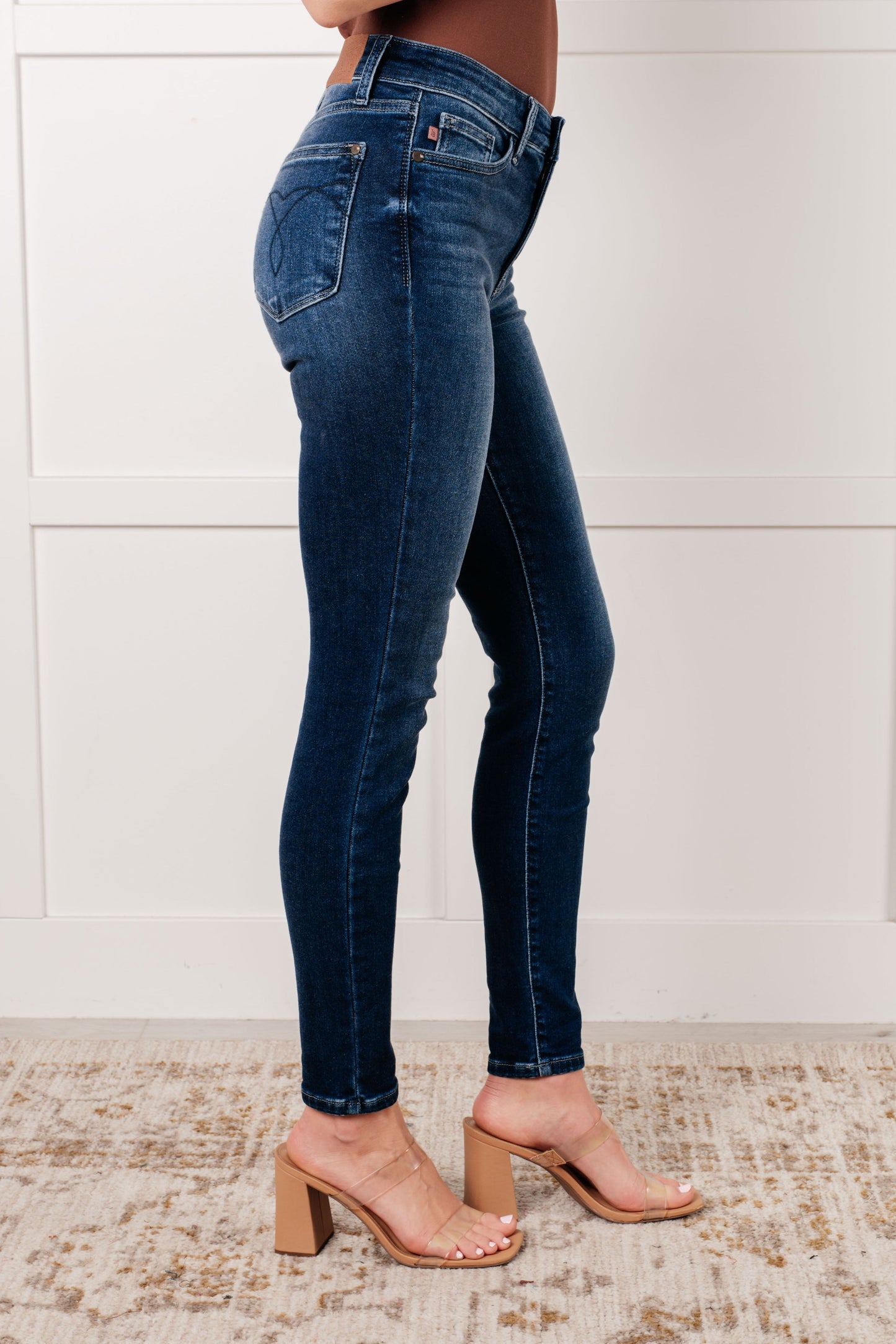 Skylar Mid Rise Skinny Jean