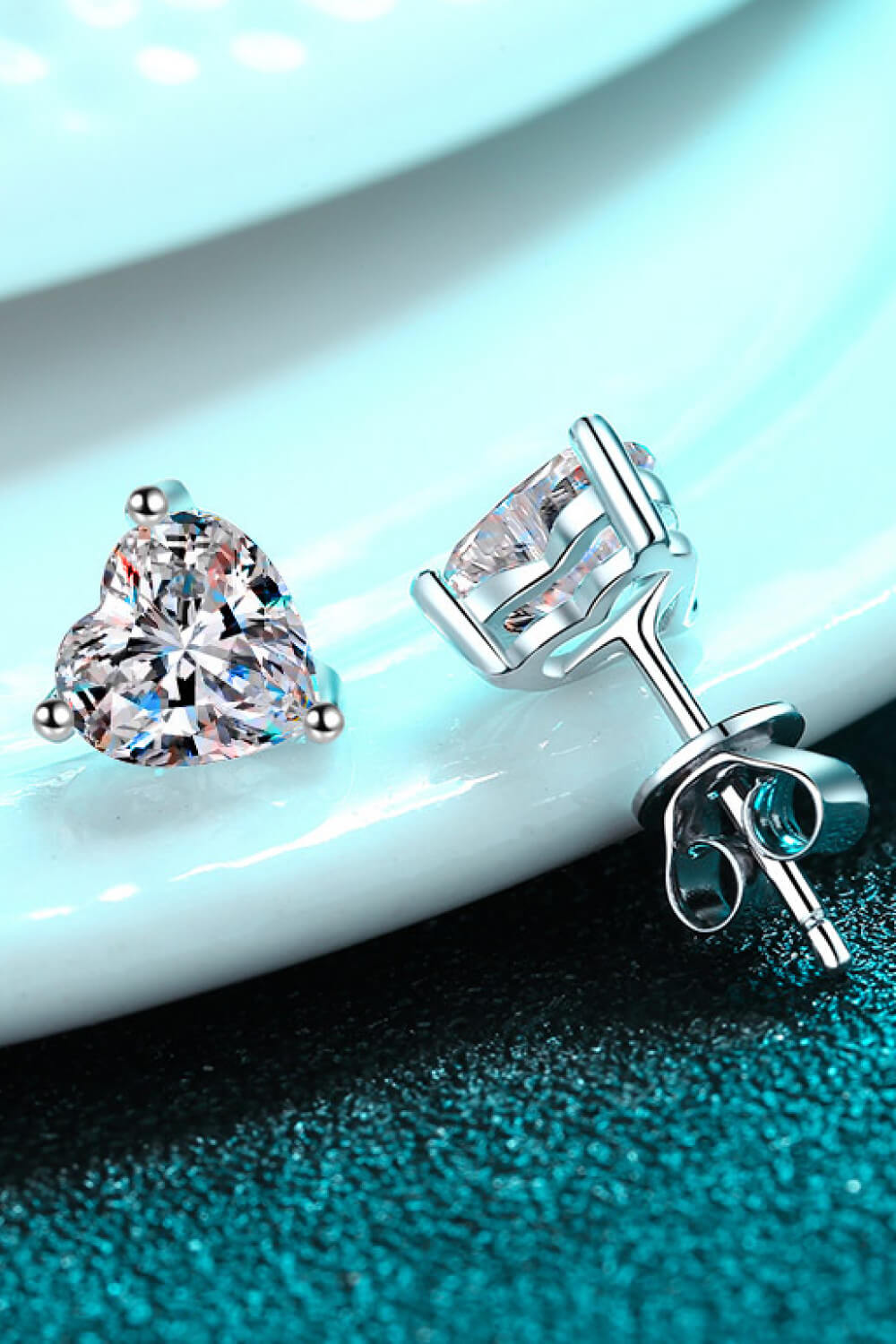 1 Carat Moissanite Heart-Shaped Stud Earrings
