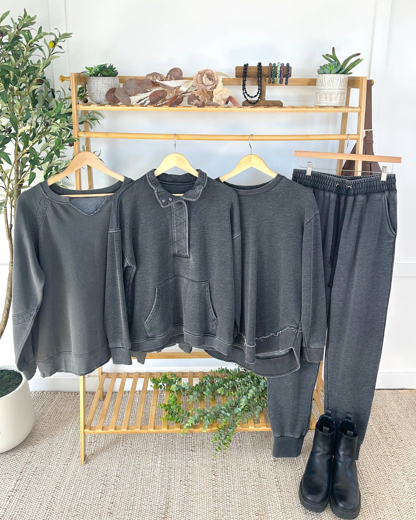 Vintage Wash Pullover - Black