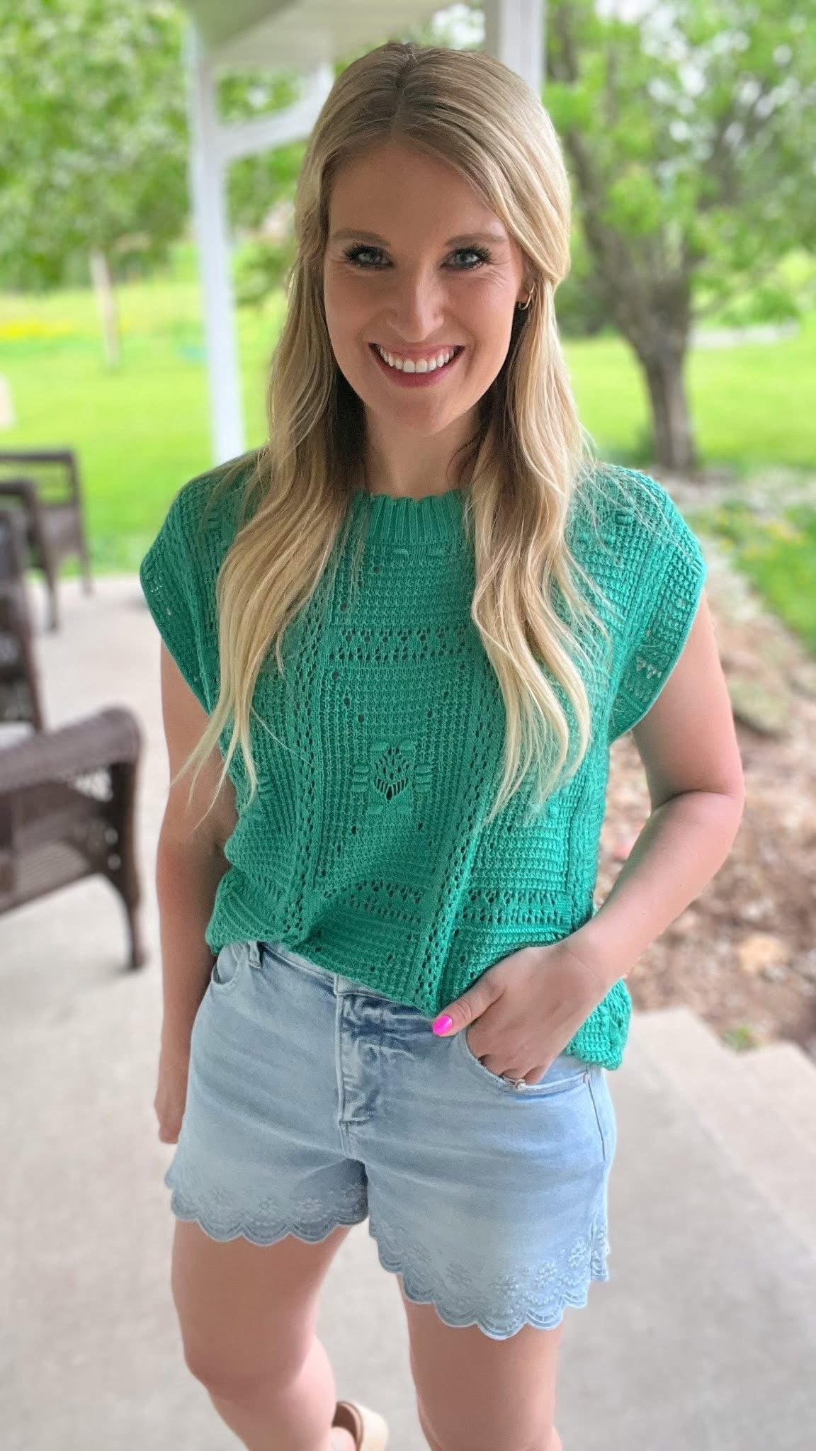 Short Sleeve Crochet Sweater In Emerald