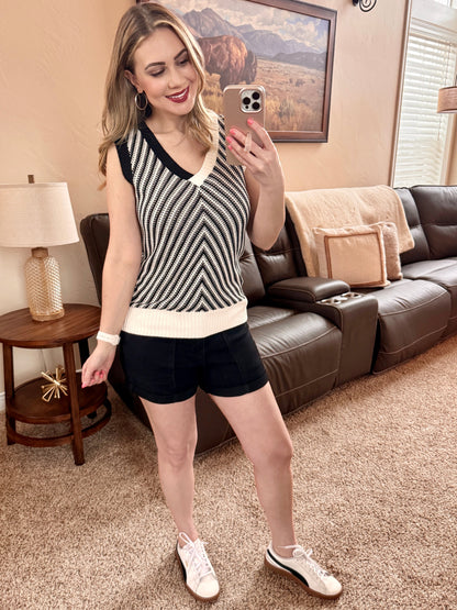 Black Aurora Weekender Judy Blue Shorts With Double Rolled Cuff