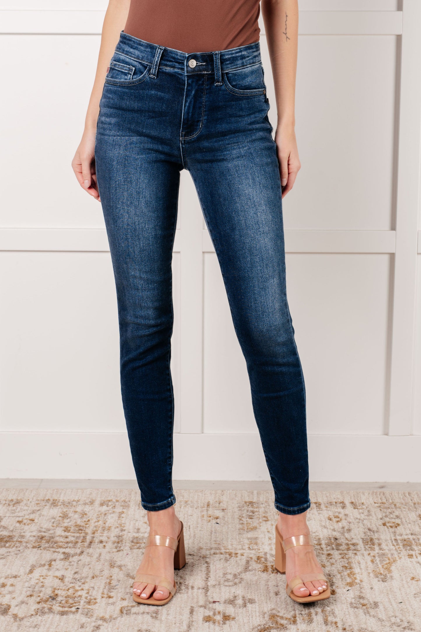 Skylar Mid Rise Skinny Jean
