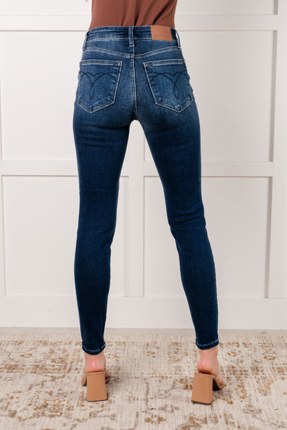 Skylar Mid Rise Skinny Jean